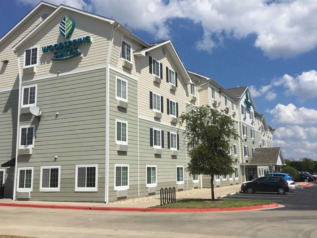 Woodspring Suites Topeka Exteriér fotografie