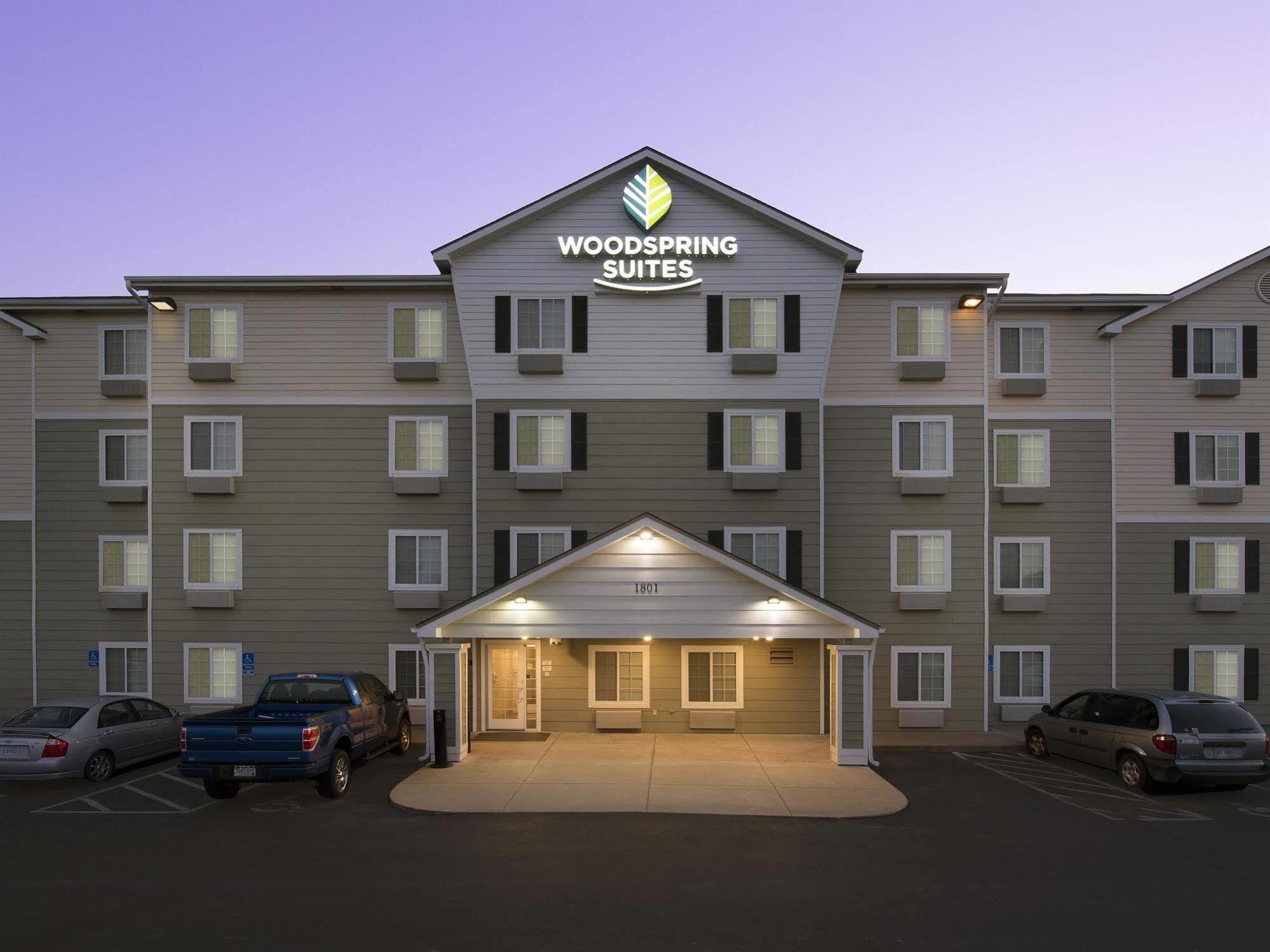 Woodspring Suites Topeka Exteriér fotografie