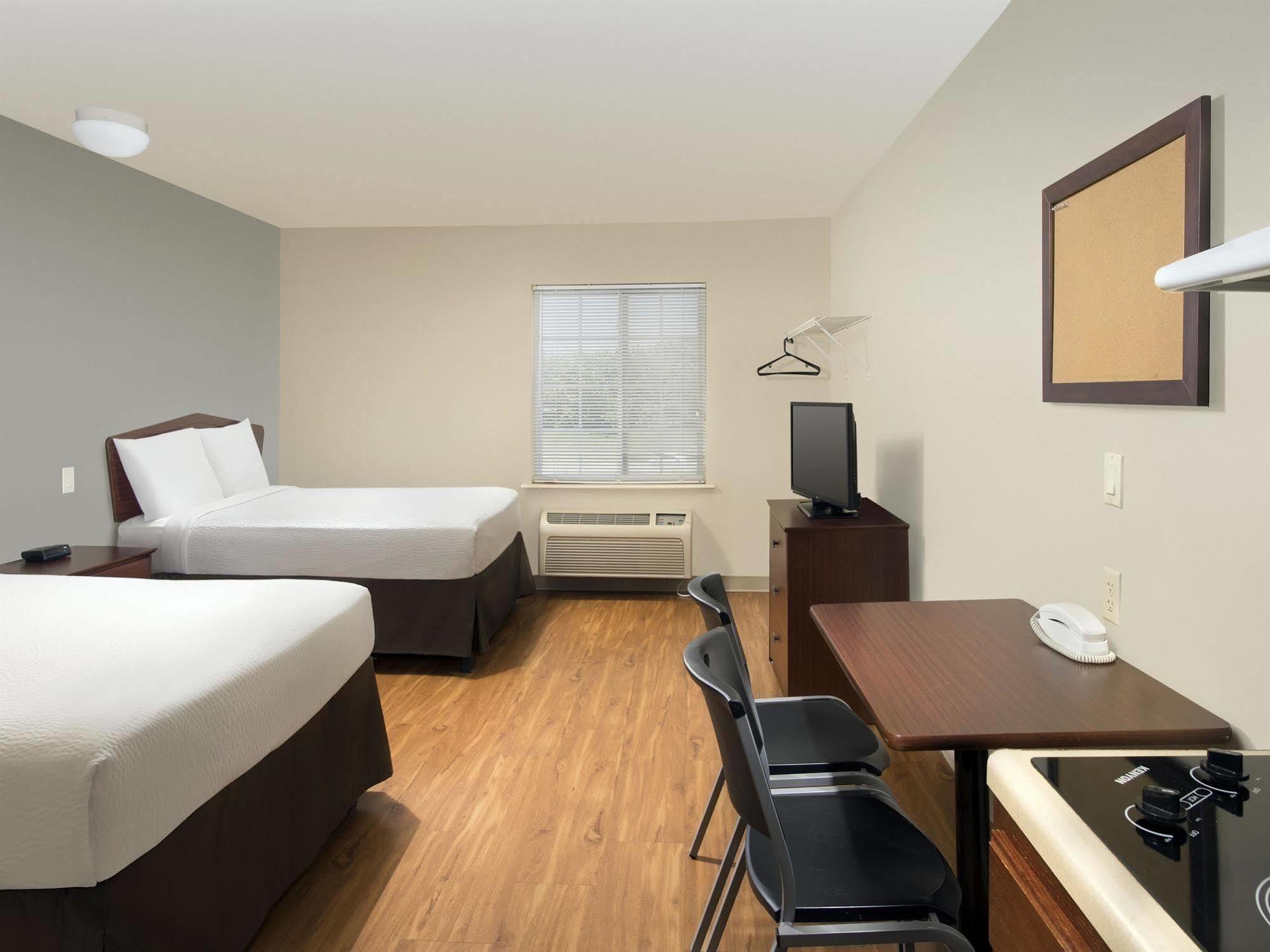 Woodspring Suites Topeka Exteriér fotografie